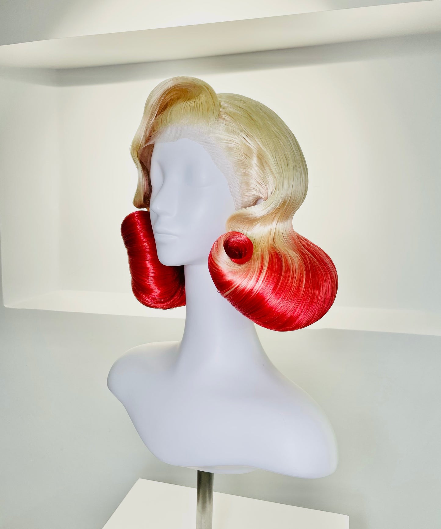 Decent French Hairstyle (Gradient Red)