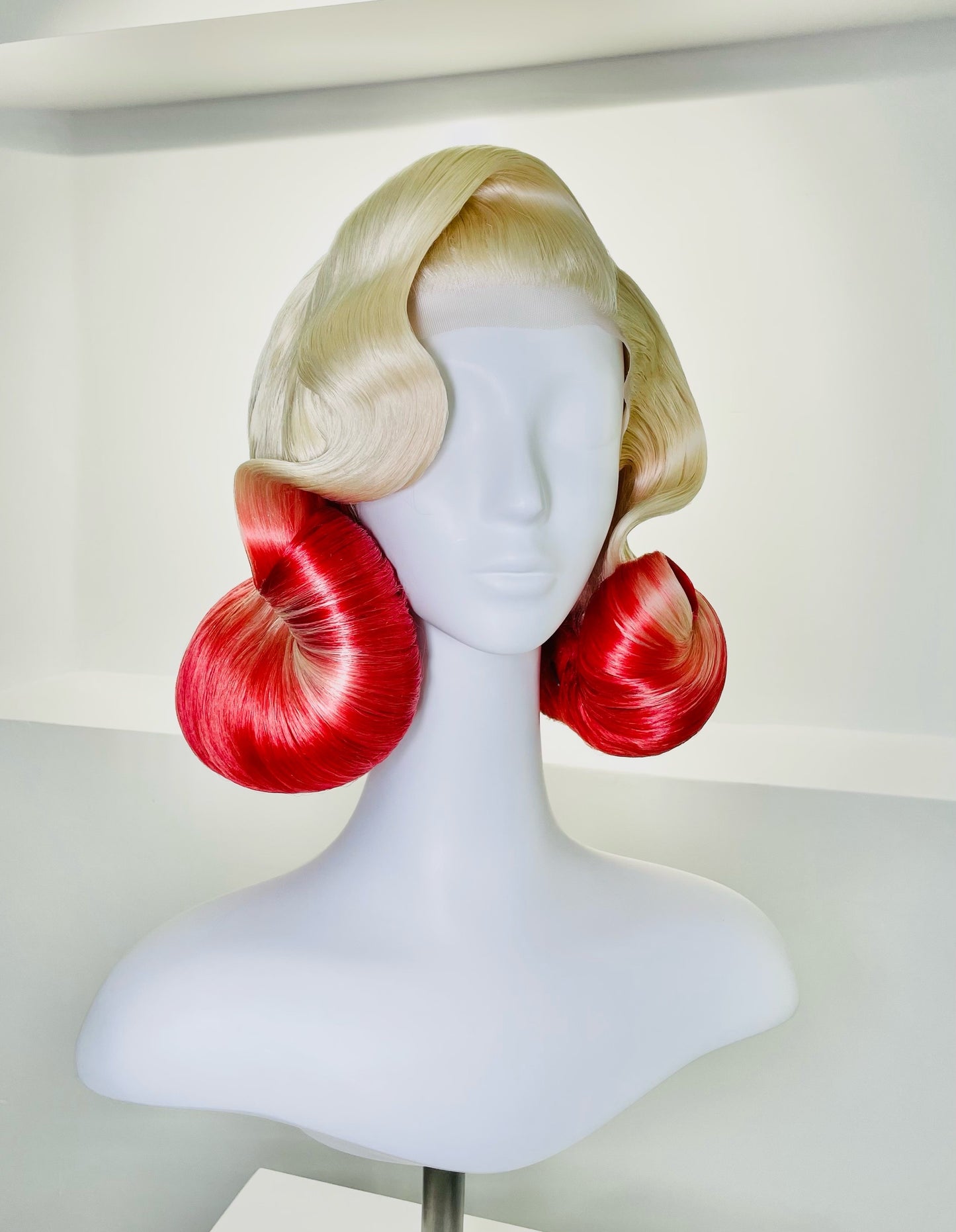 Decent French Hairstyle (Gradient Red)